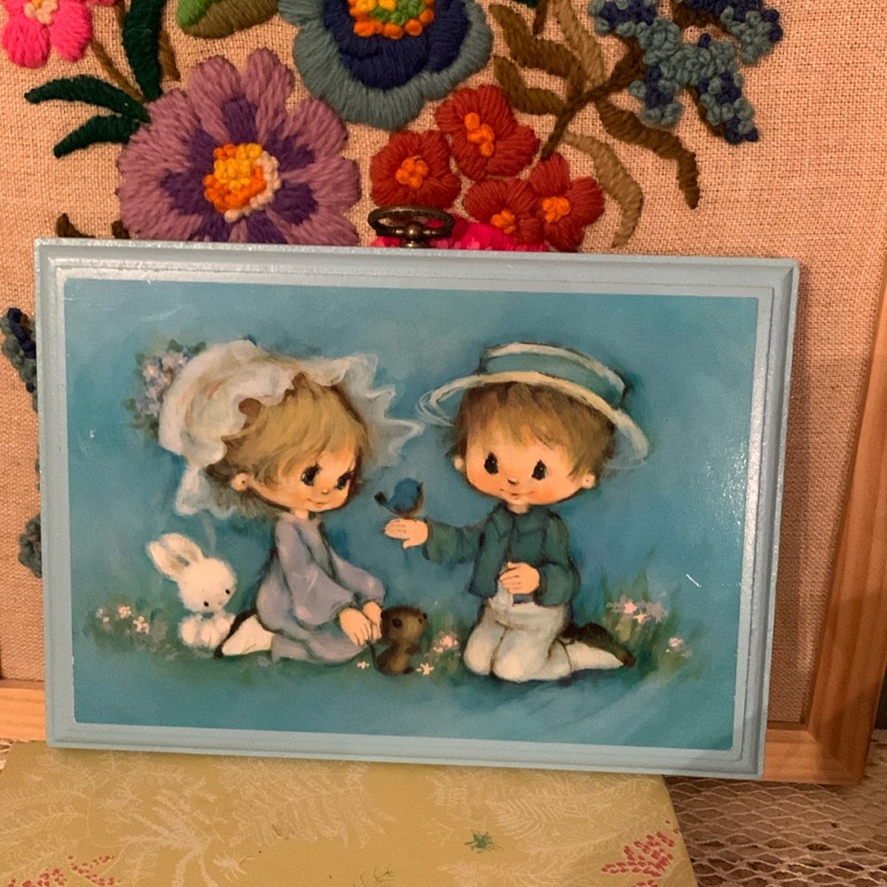 Vintage kitschy wall plaque